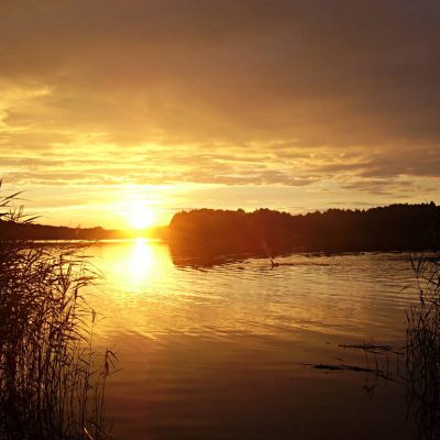 jezioro Chłop kąpiel o zachodzie Słońca, fot. Damian Lip