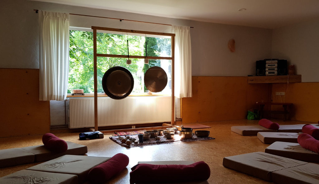 Gramis koncert na misy gongi Dom pod Lipa